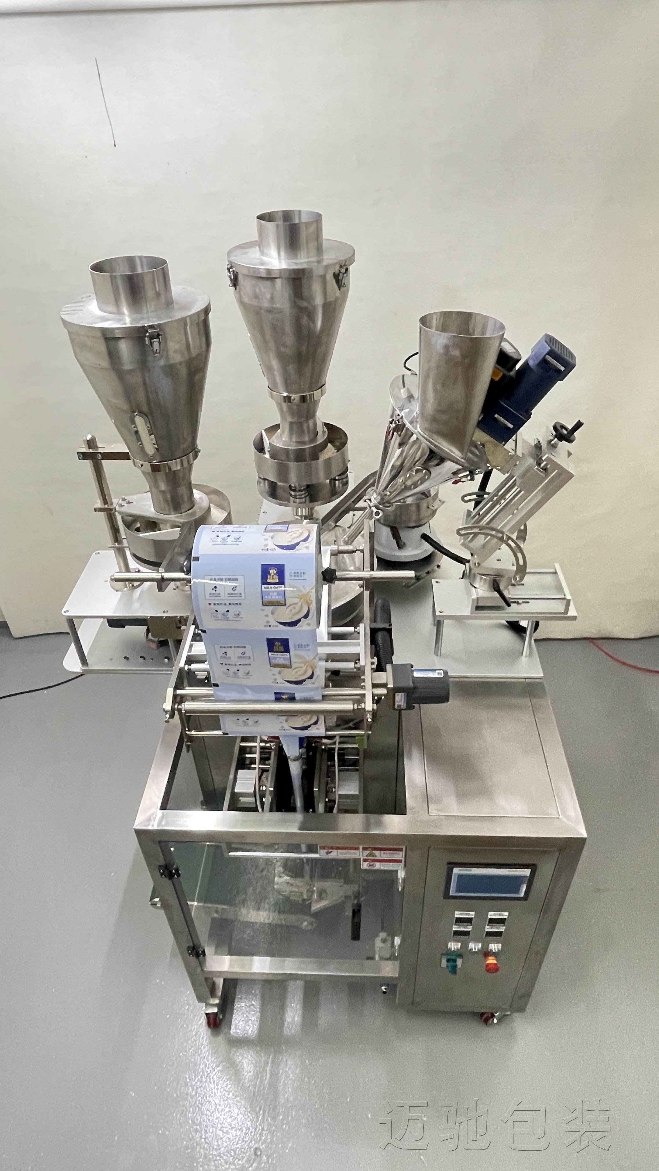 麥片精（jīng）準配方（fāng）包裝機和全自動粉末顆粒（lì）包裝機專家（jiā）