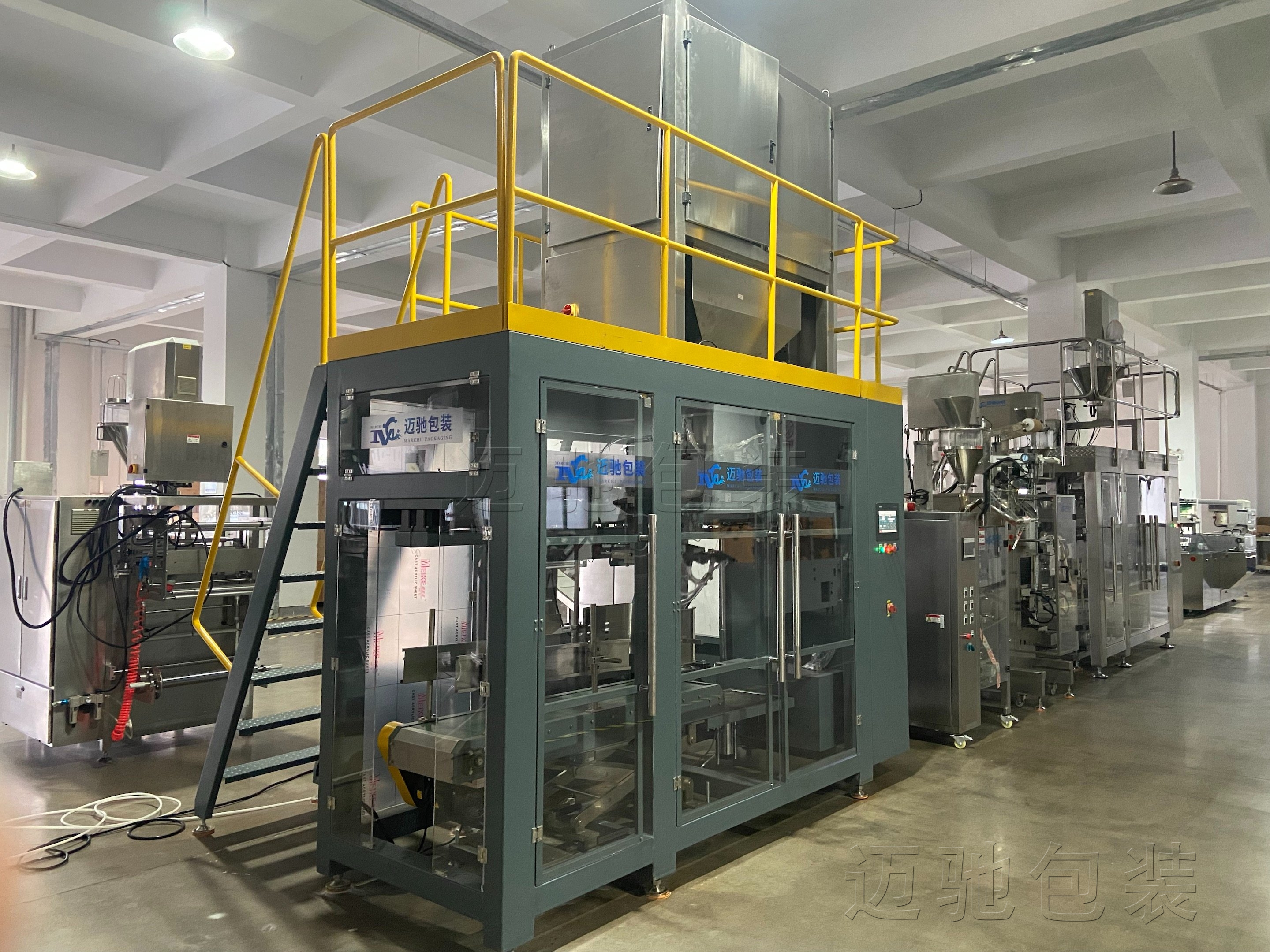 廣州邁馳包裝設備有限公司：全自動25公斤顆粒定量稱重包裝機